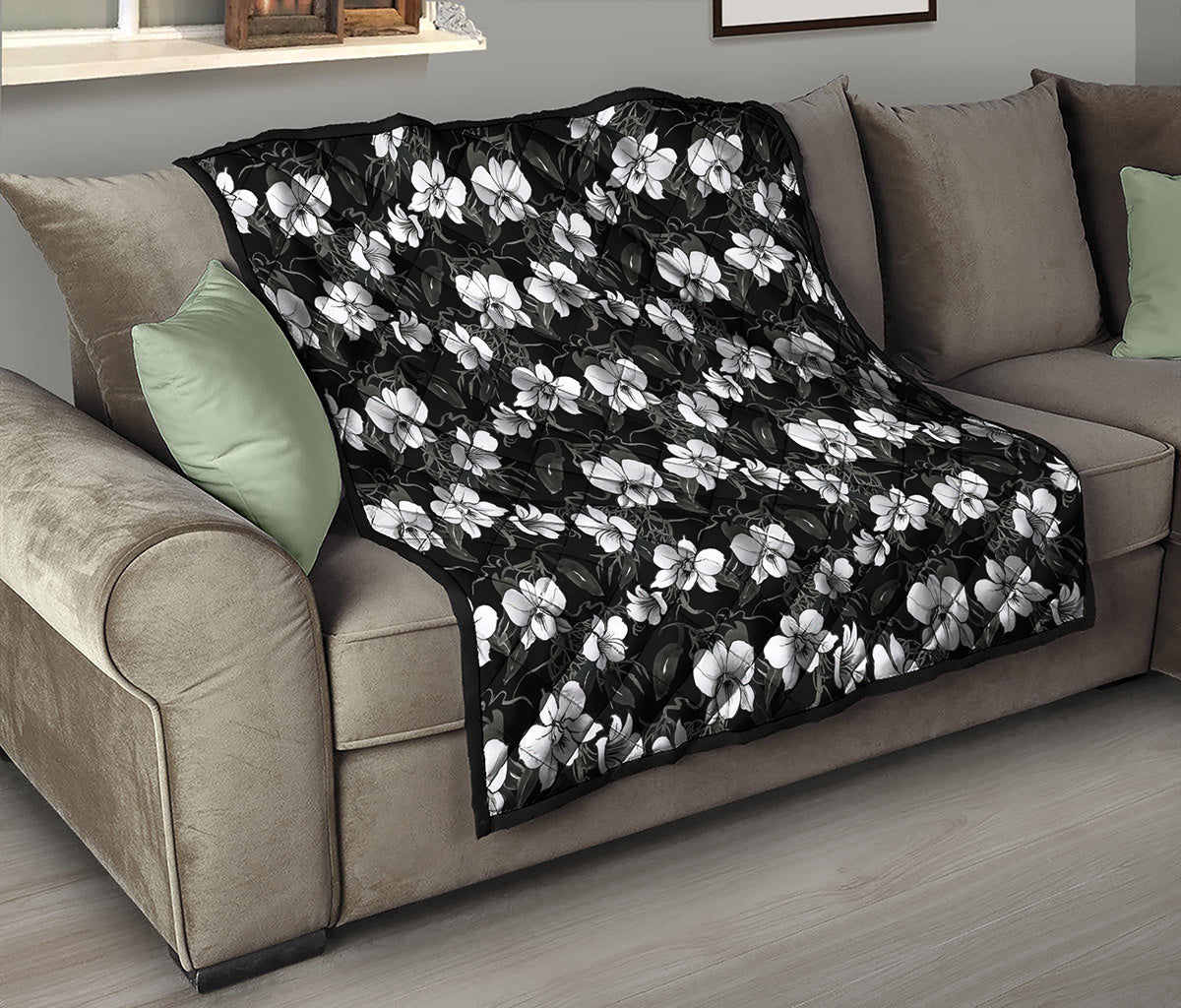 Black And White Cattleya Pattern Print Quilt