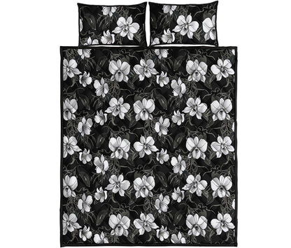 Black And White Cattleya Pattern Print Quilt Bed Set