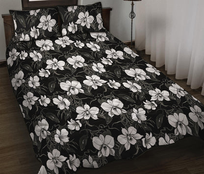 Black And White Cattleya Pattern Print Quilt Bed Set