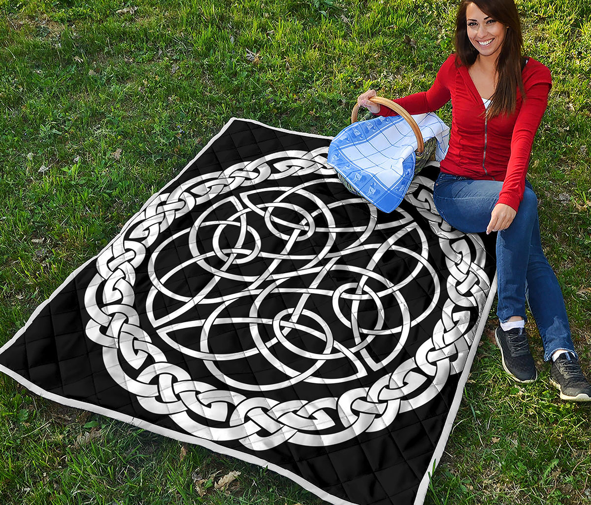 Black And White Celtic Knot Print Quilt