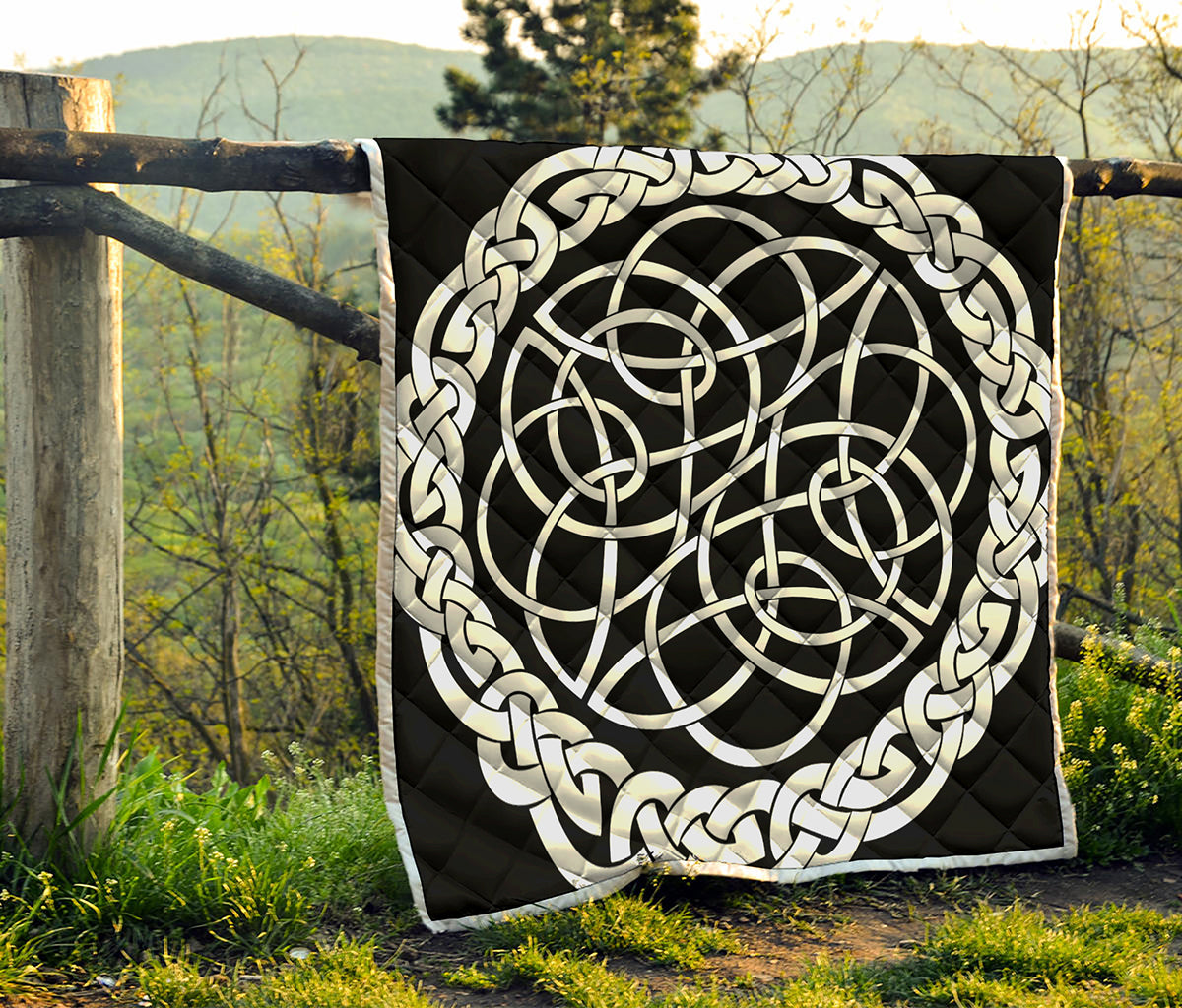 Black And White Celtic Knot Print Quilt