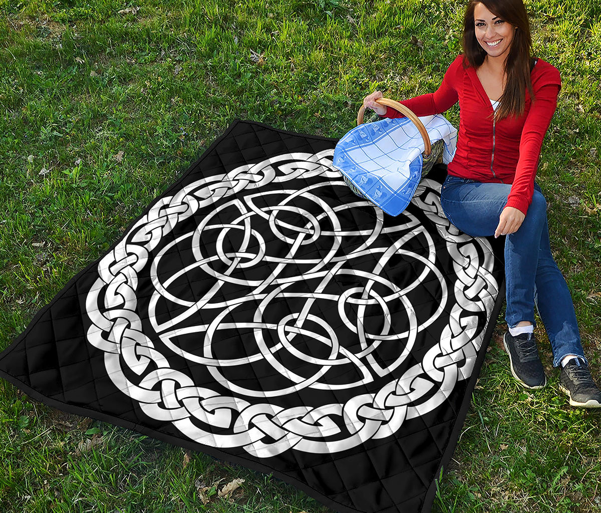 Black And White Celtic Knot Print Quilt
