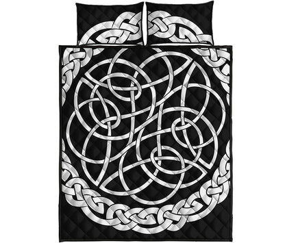 Black And White Celtic Knot Print Quilt Bed Set