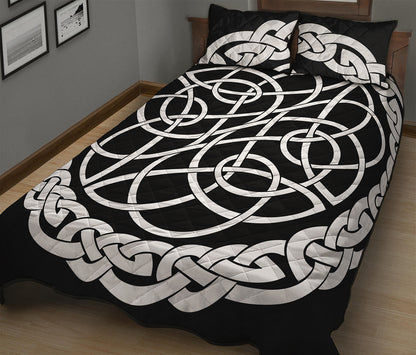 Black And White Celtic Knot Print Quilt Bed Set
