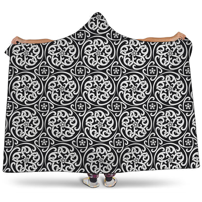 Black And White Celtic Pattern Print Hooded Blanket