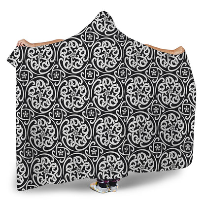 Black And White Celtic Pattern Print Hooded Blanket