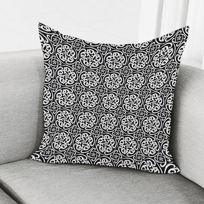 Black And White Celtic Pattern Print Pillow Cover