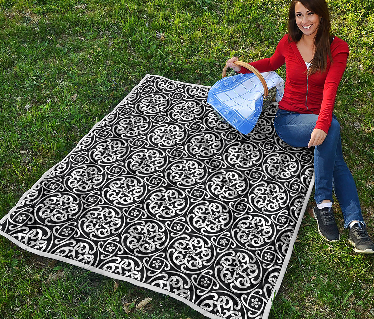 Black And White Celtic Pattern Print Quilt
