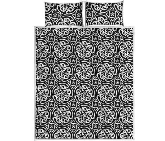 Black And White Celtic Pattern Print Quilt Bed Set