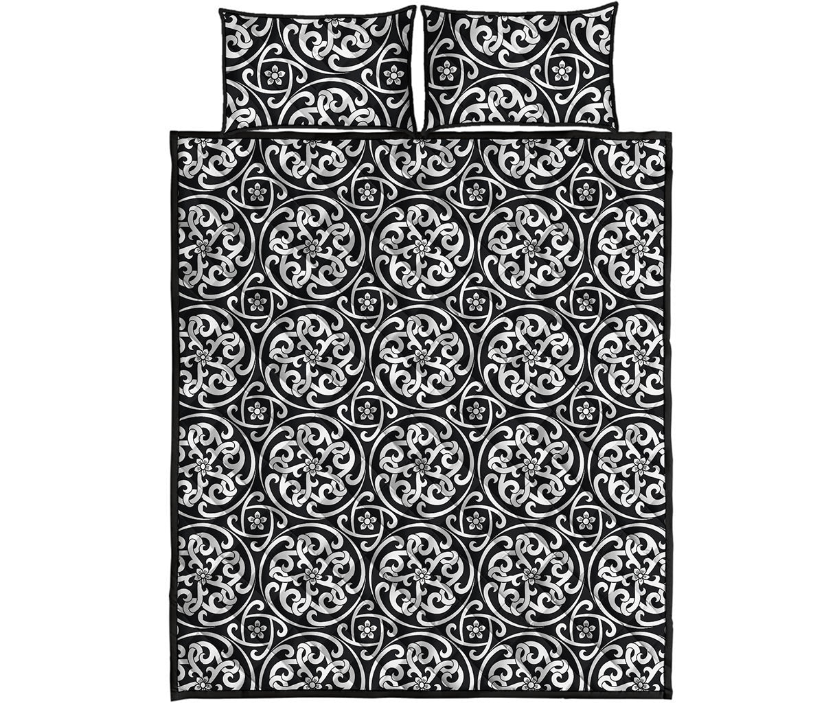Black And White Celtic Pattern Print Quilt Bed Set
