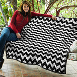 Black And White Chevron Pattern Print Quilt