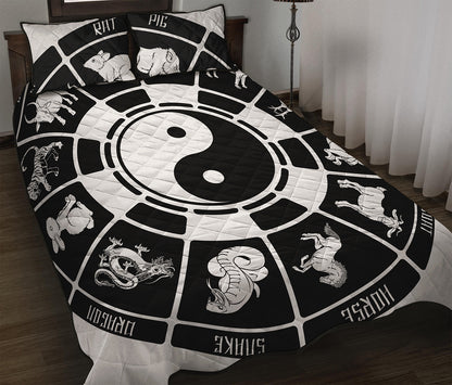 Black And White Chinese Zodiac Print Quilt Bed Set