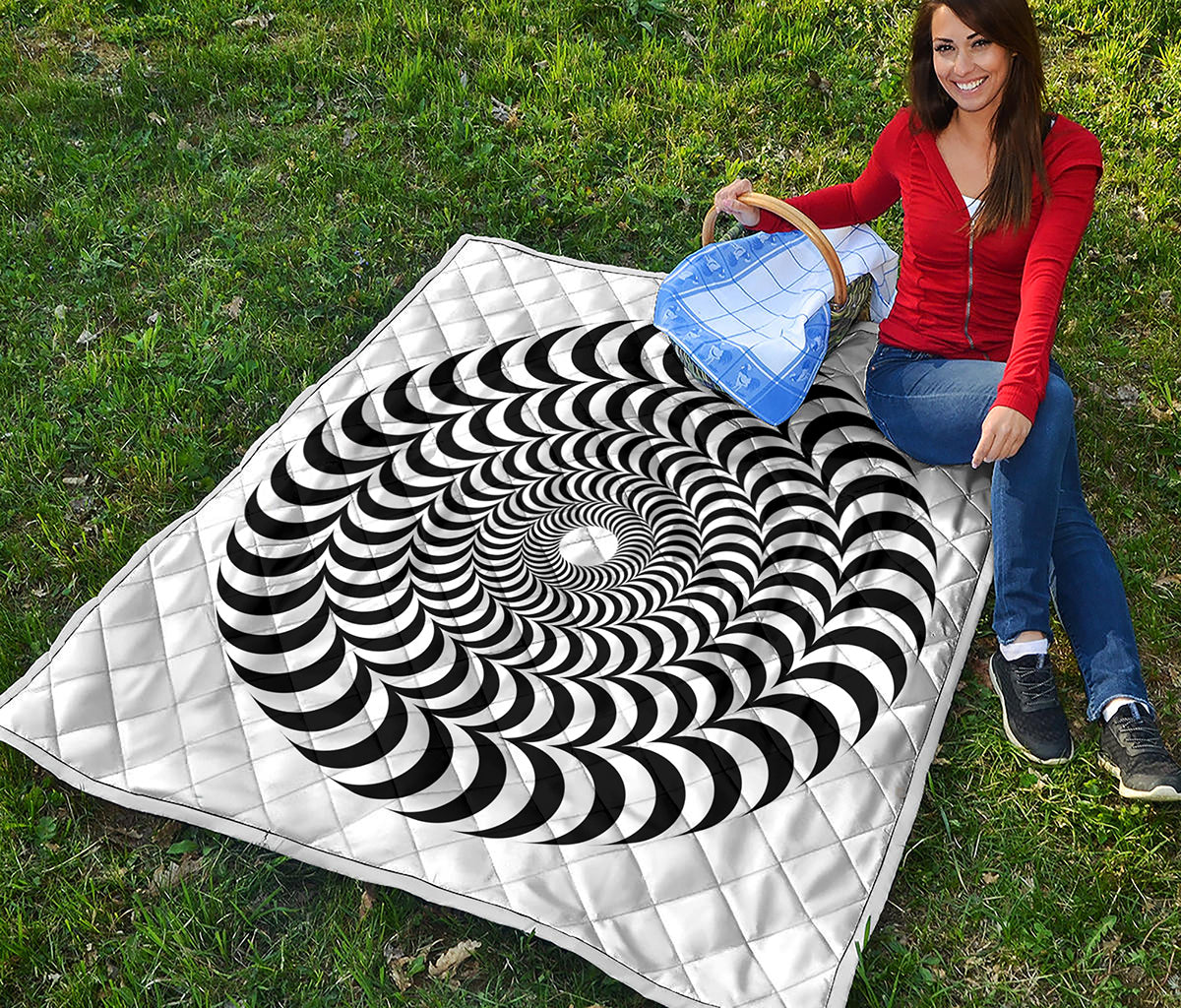 Black And White Circle Illusion Print Quilt