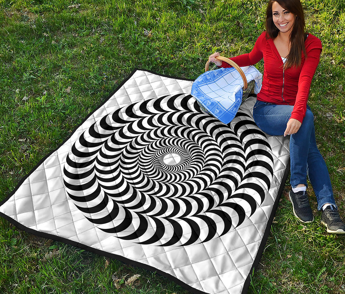 Black And White Circle Illusion Print Quilt