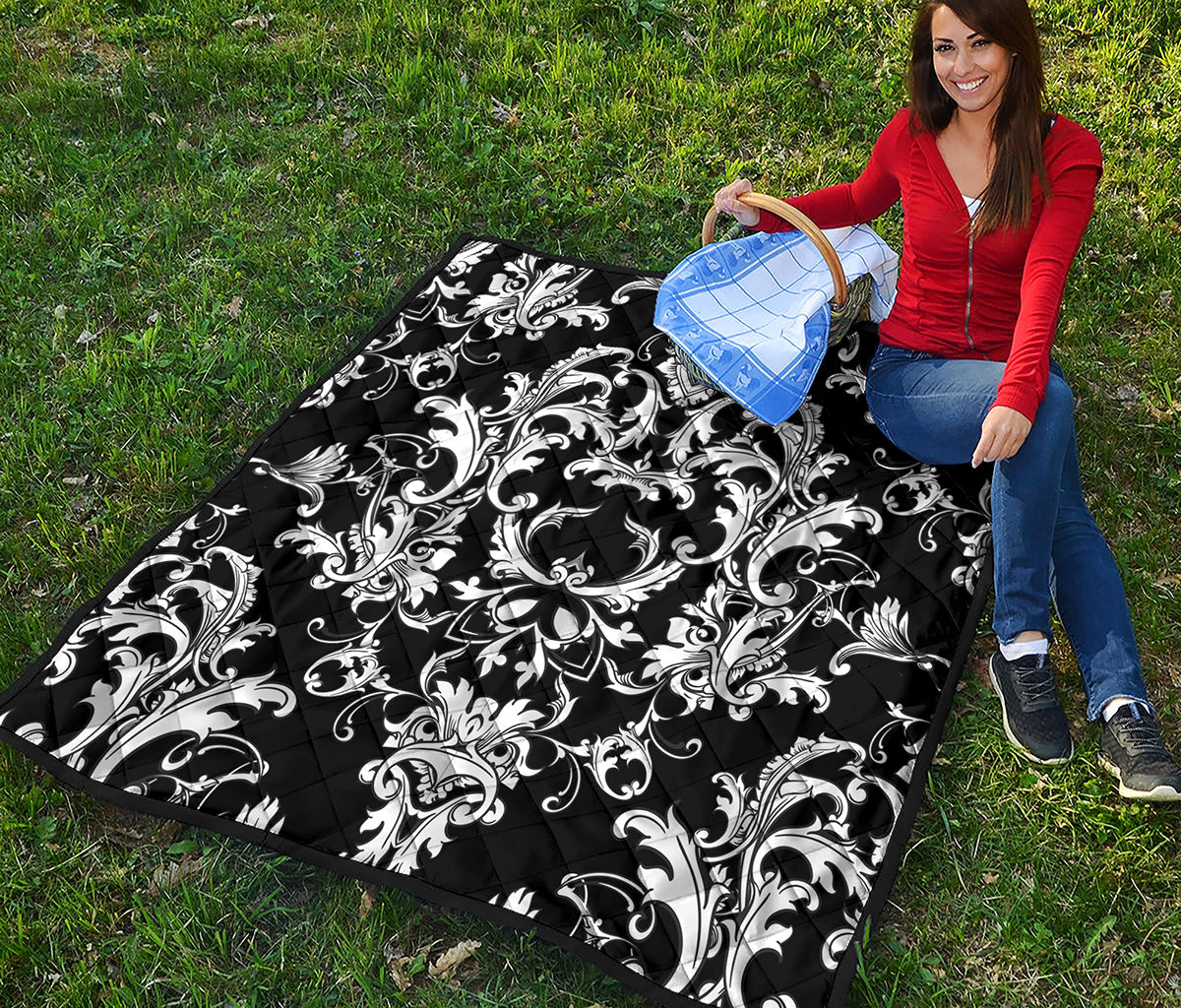 Black And White Damask Pattern Print Quilt
