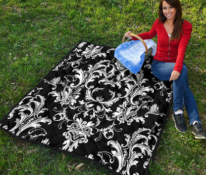Black And White Damask Pattern Print Quilt