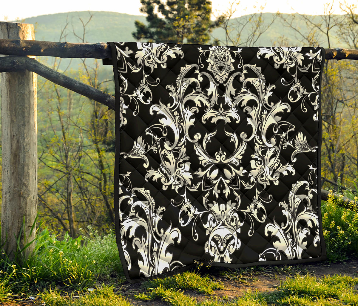 Black And White Damask Pattern Print Quilt