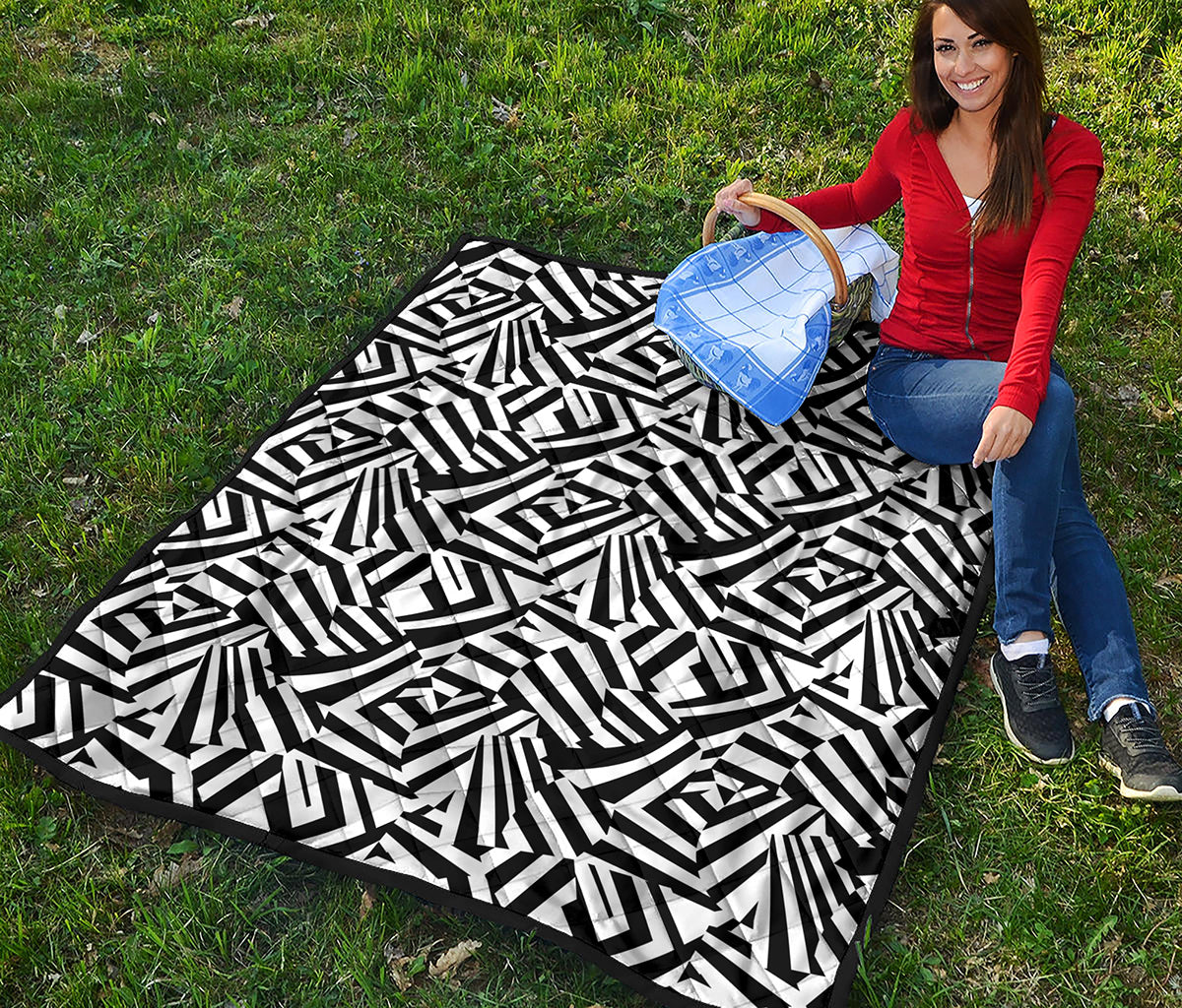 Black And White Dazzle Pattern Print Quilt