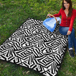 Black And White Dazzle Pattern Print Quilt