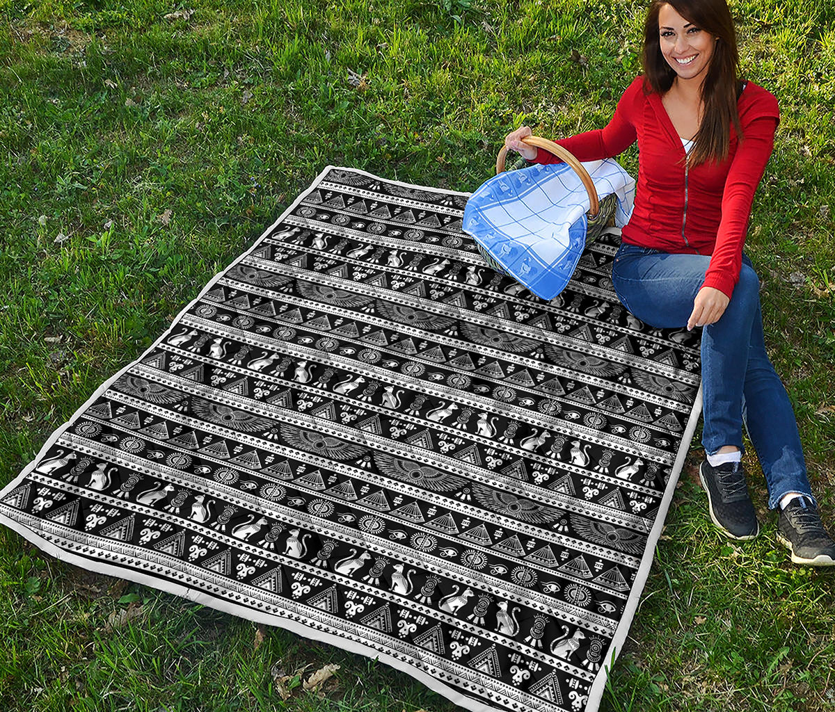 Black And White Egypt Pattern Print Quilt