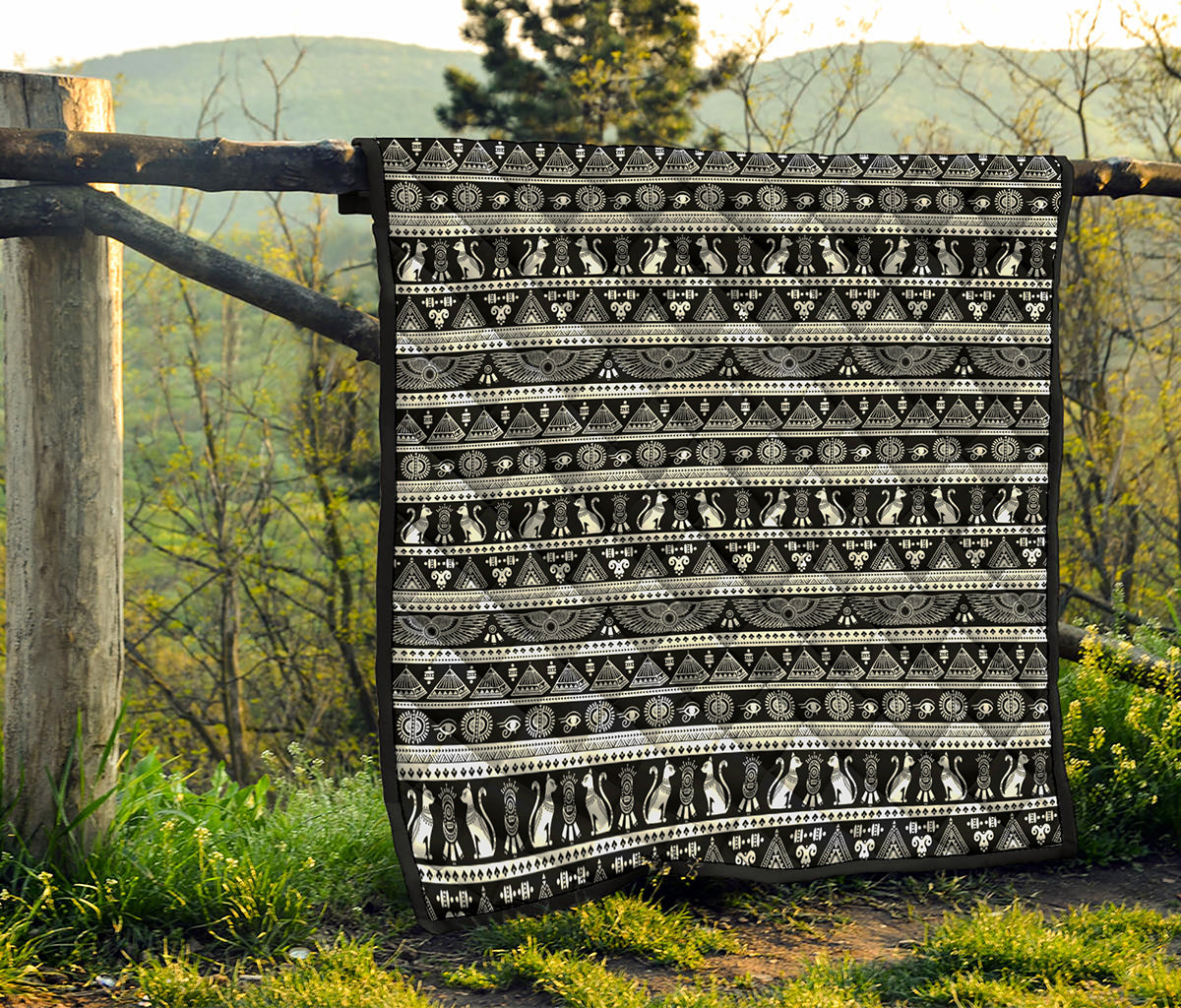 Black And White Egypt Pattern Print Quilt