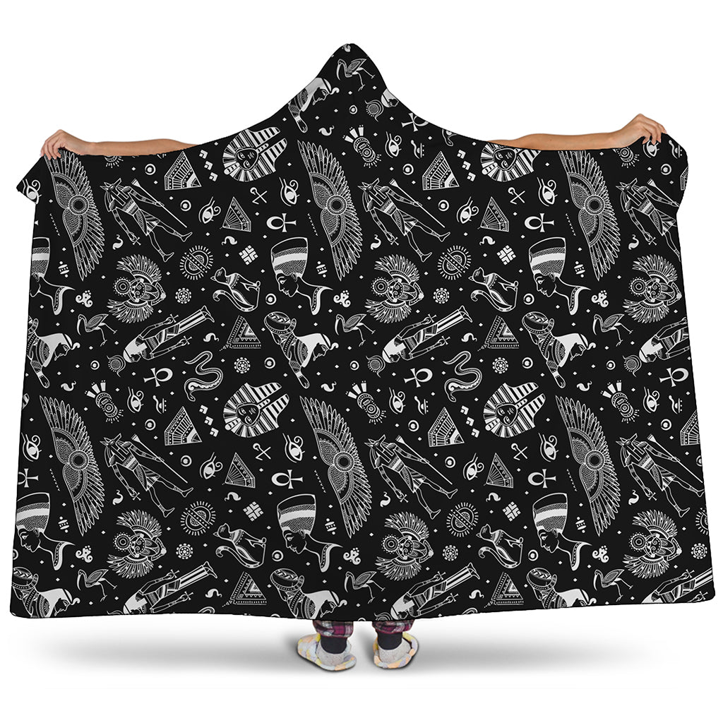 Black And White Egyptian Pattern Print Hooded Blanket