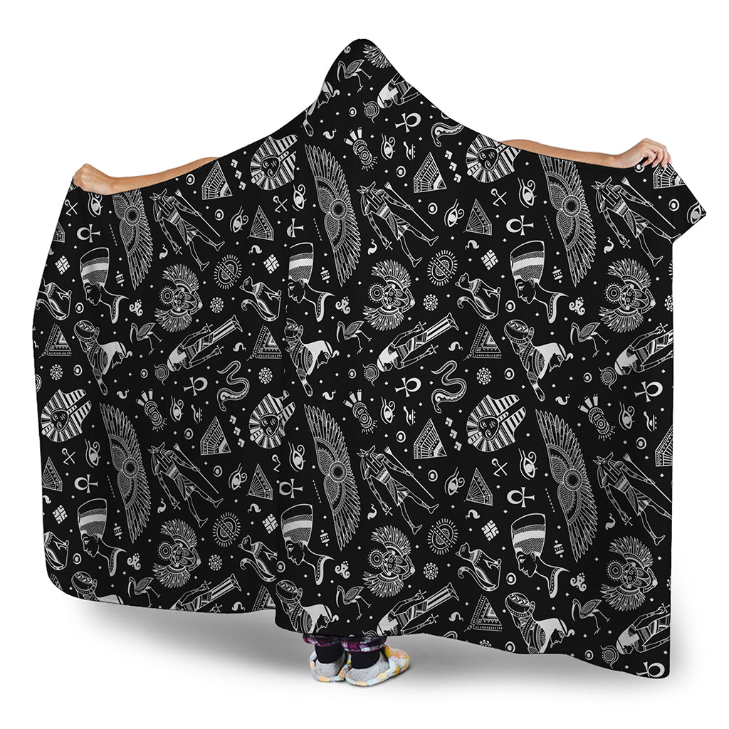 Black And White Egyptian Pattern Print Hooded Blanket
