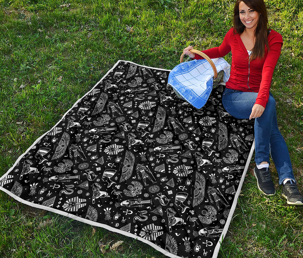 Black And White Egyptian Pattern Print Quilt