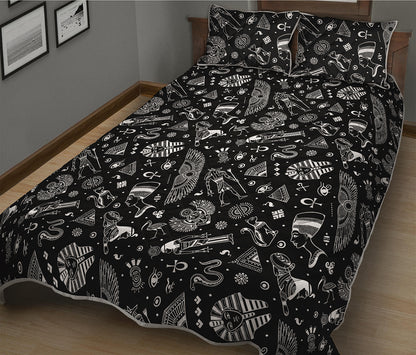 Black And White Egyptian Pattern Print Quilt Bed Set