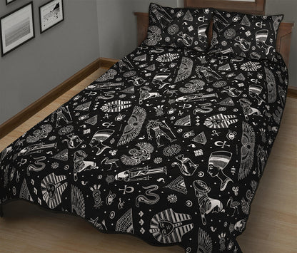 Black And White Egyptian Pattern Print Quilt Bed Set