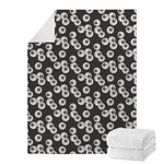 Black And White Eyeball Pattern Print Blanket