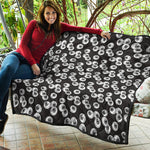 Black And White Eyeball Pattern Print Quilt