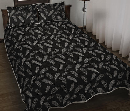 Black And White Feather Pattern Print Quilt Bed Set