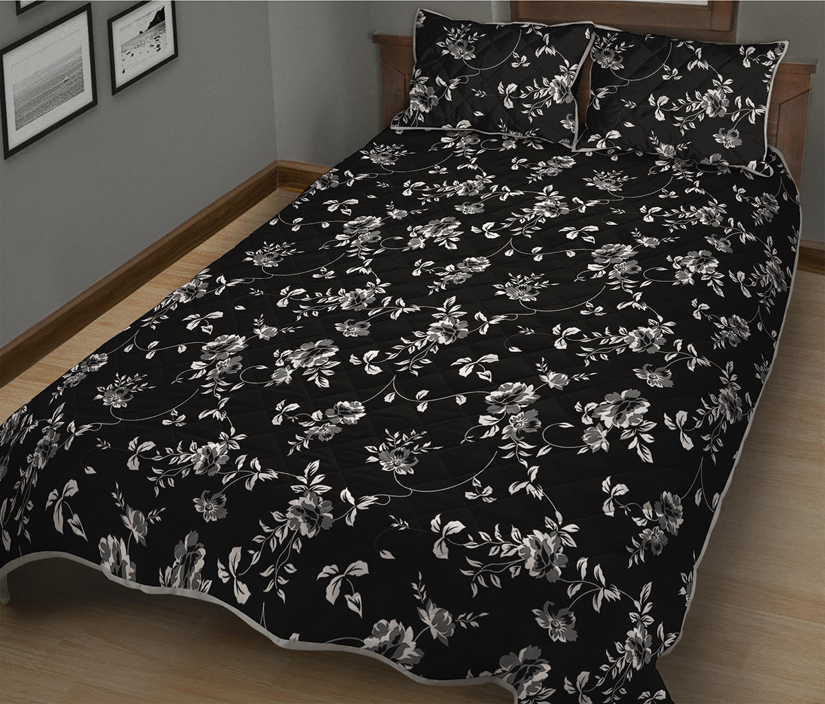 Black And White Flower Print Quilt Bed Set