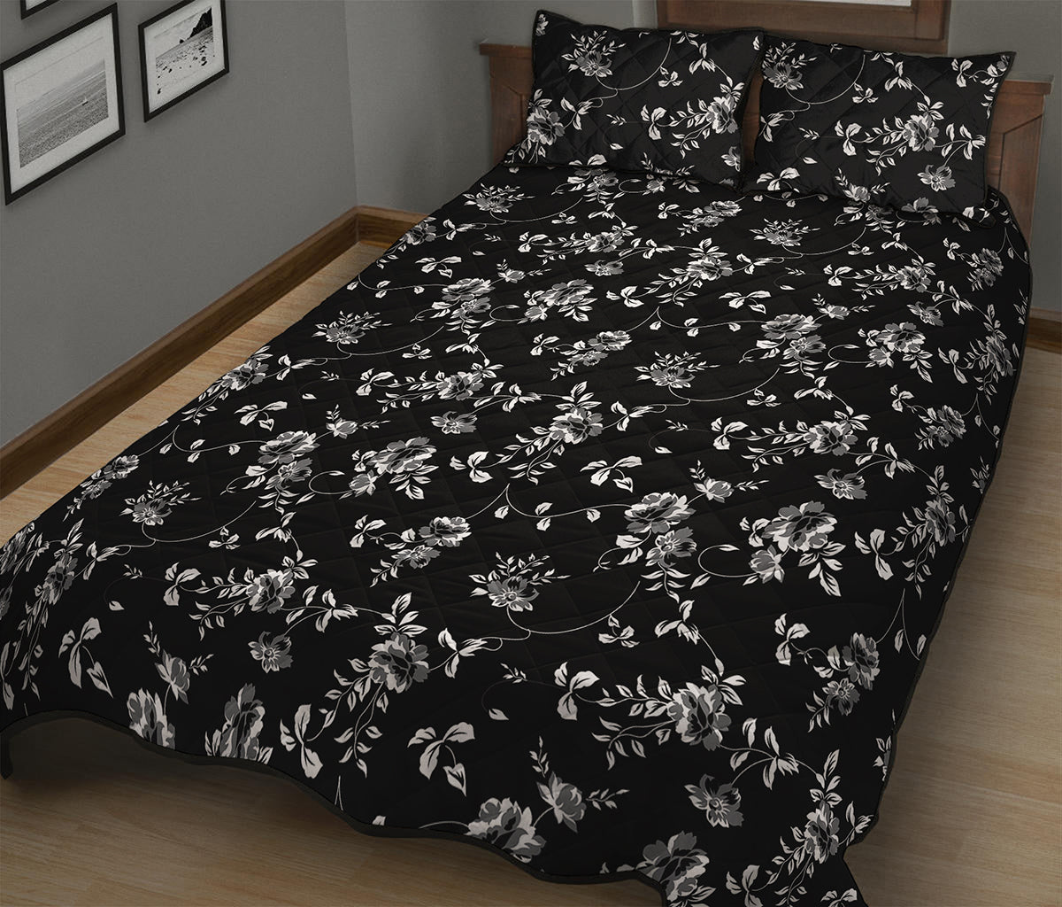 Black And White Flower Print Quilt Bed Set