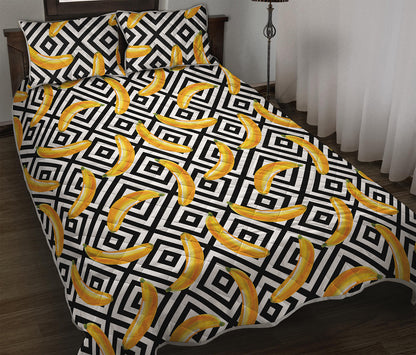 Black And White Geometric Banana Print Quilt Bed Set