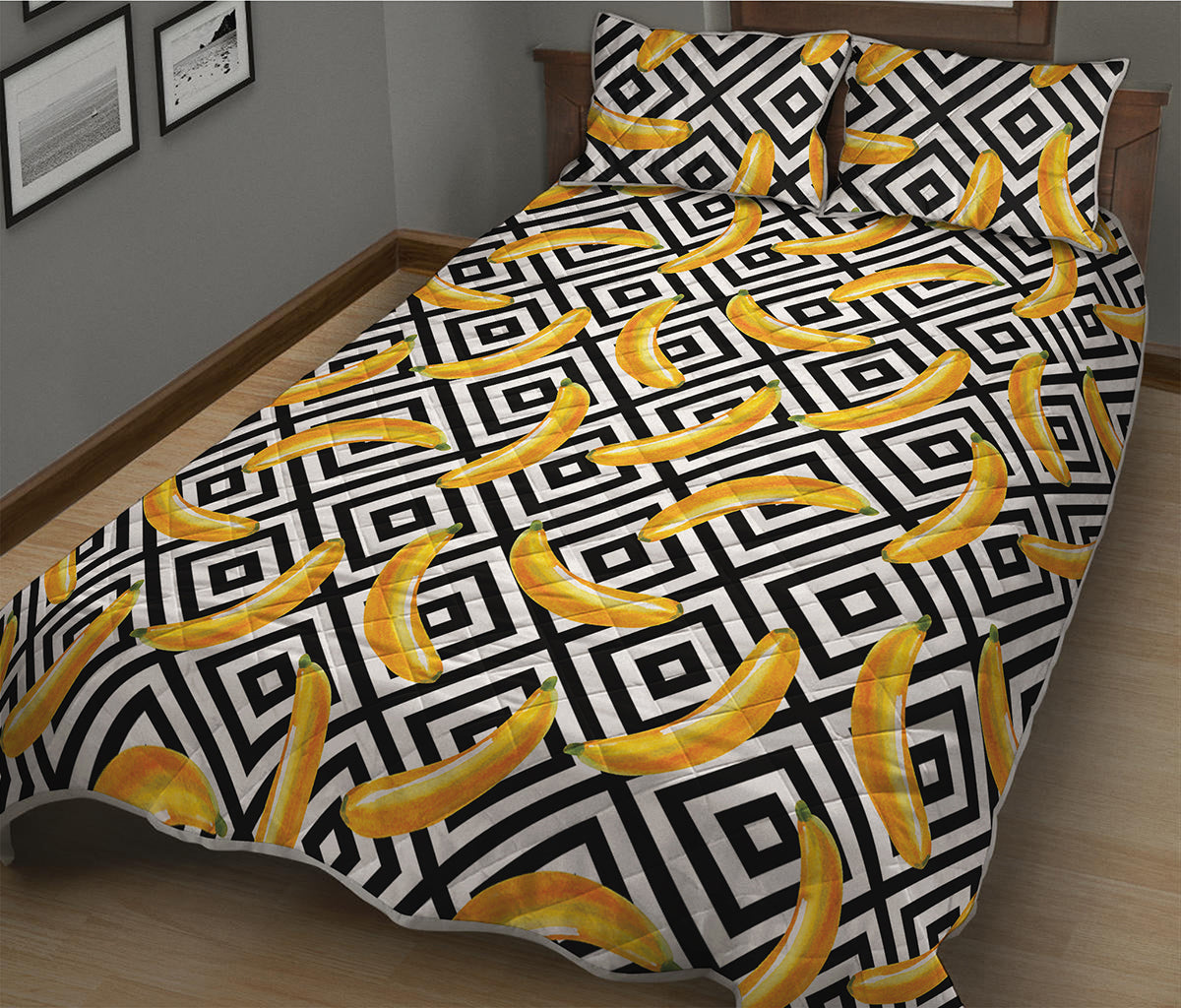 Black And White Geometric Banana Print Quilt Bed Set