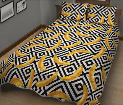 Black And White Geometric Banana Print Quilt Bed Set