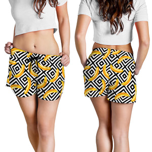 Black And White Geometric Banana Print Women's Shorts