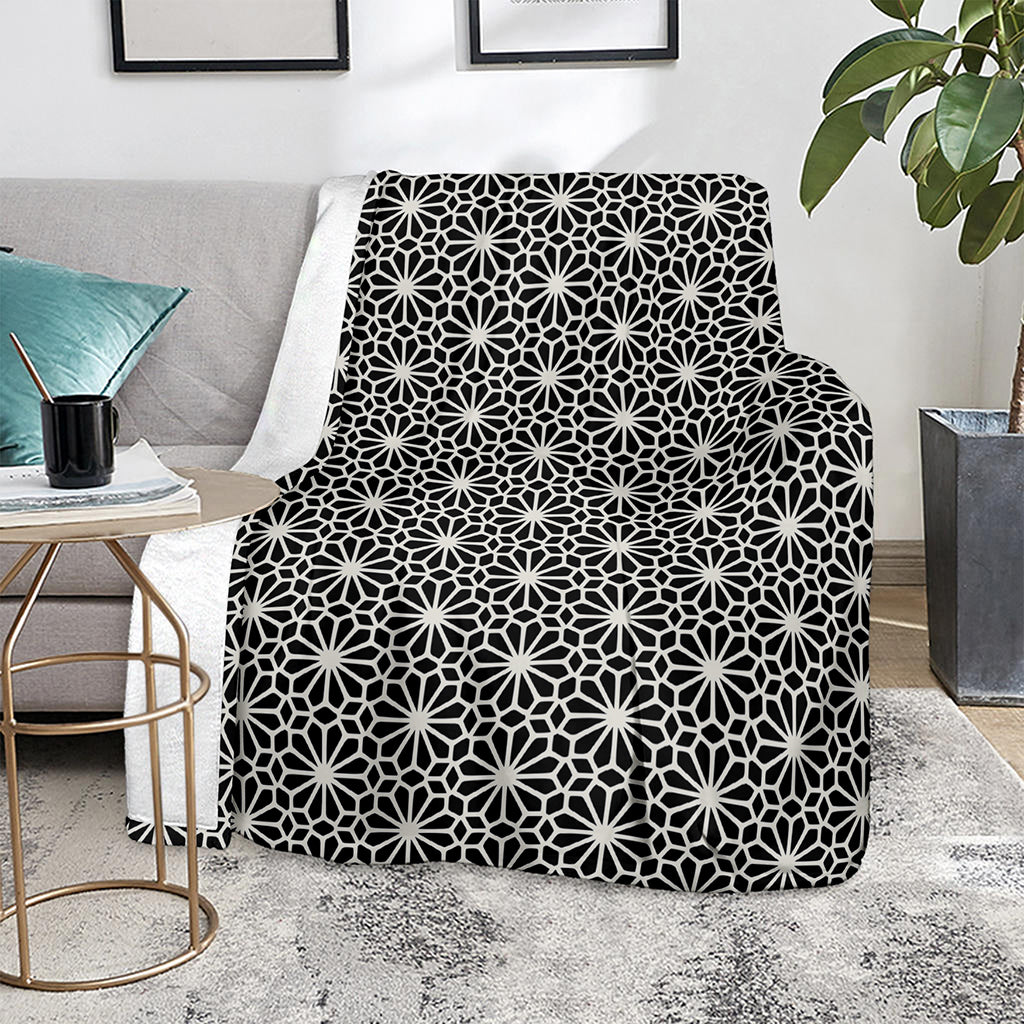 Black And White Geometric Floral Print Blanket