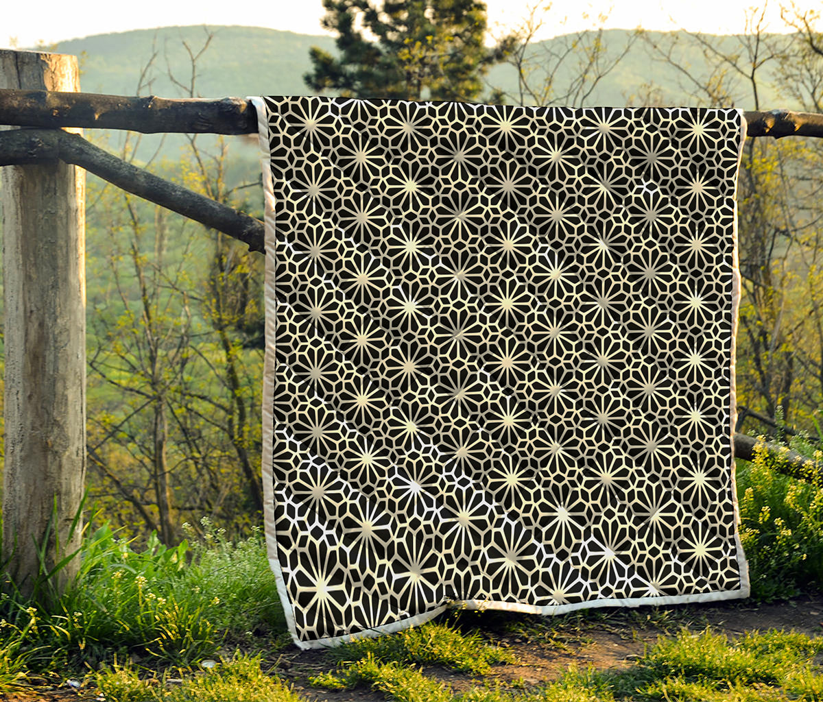 Black And White Geometric Floral Print Quilt