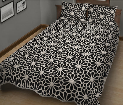 Black And White Geometric Floral Print Quilt Bed Set