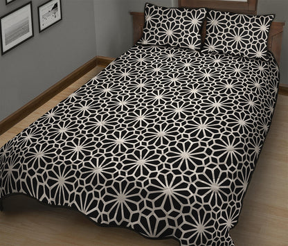 Black And White Geometric Floral Print Quilt Bed Set