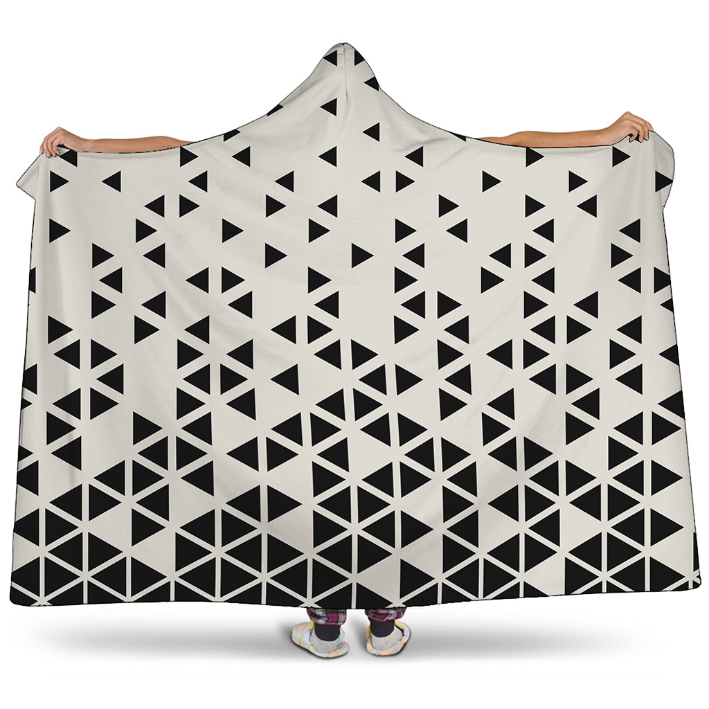 Black And White Geometric Pattern Print Hooded Blanket