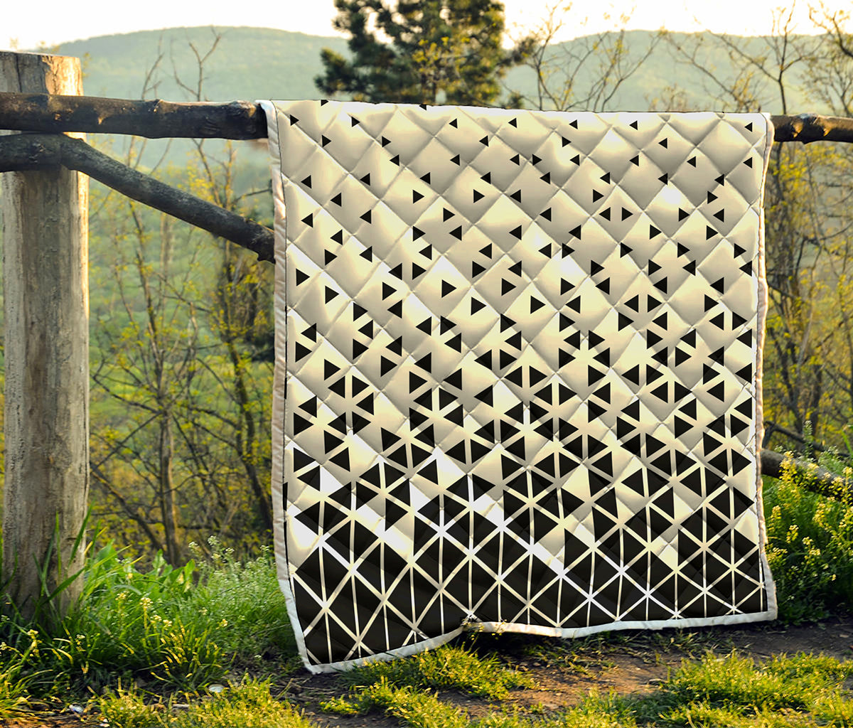 Black And White Geometric Pattern Print Quilt