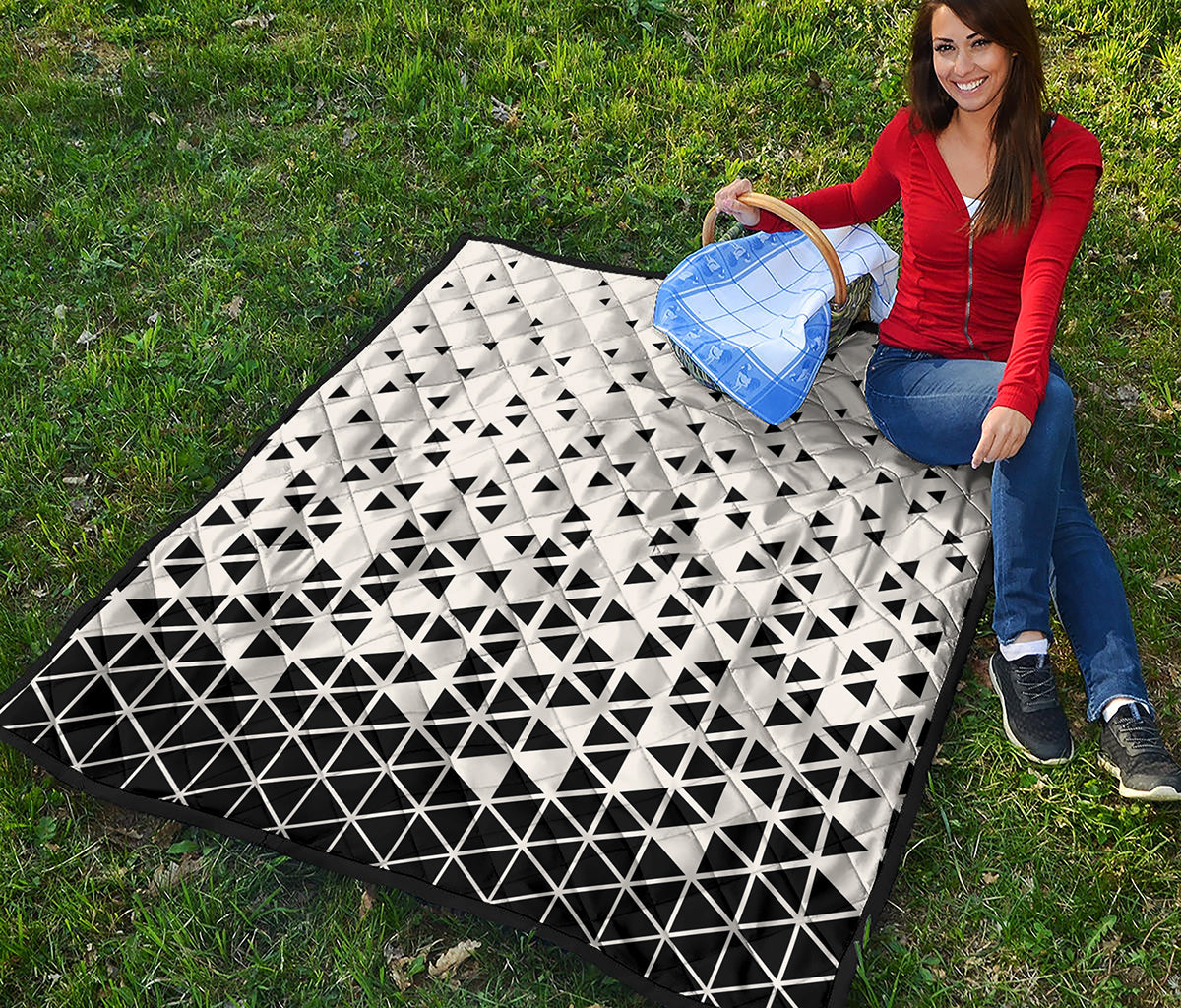 Black And White Geometric Pattern Print Quilt
