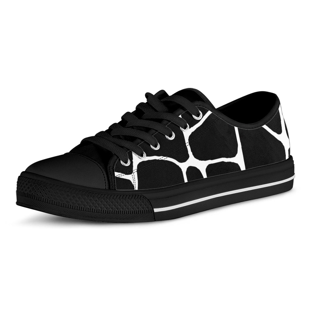 Black And White Giraffe Pattern Print Black Low Top Shoes