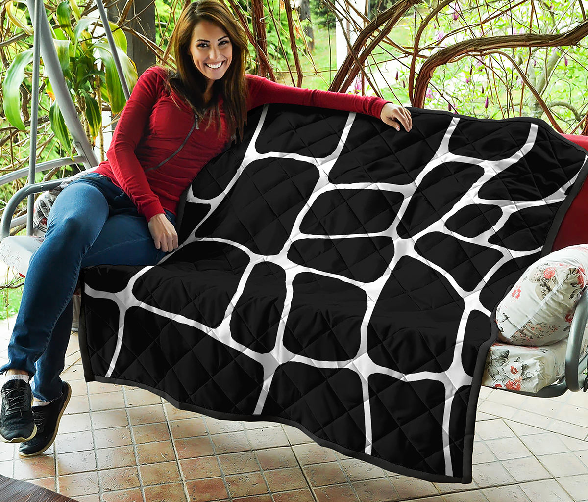 Black And White Giraffe Pattern Print Quilt