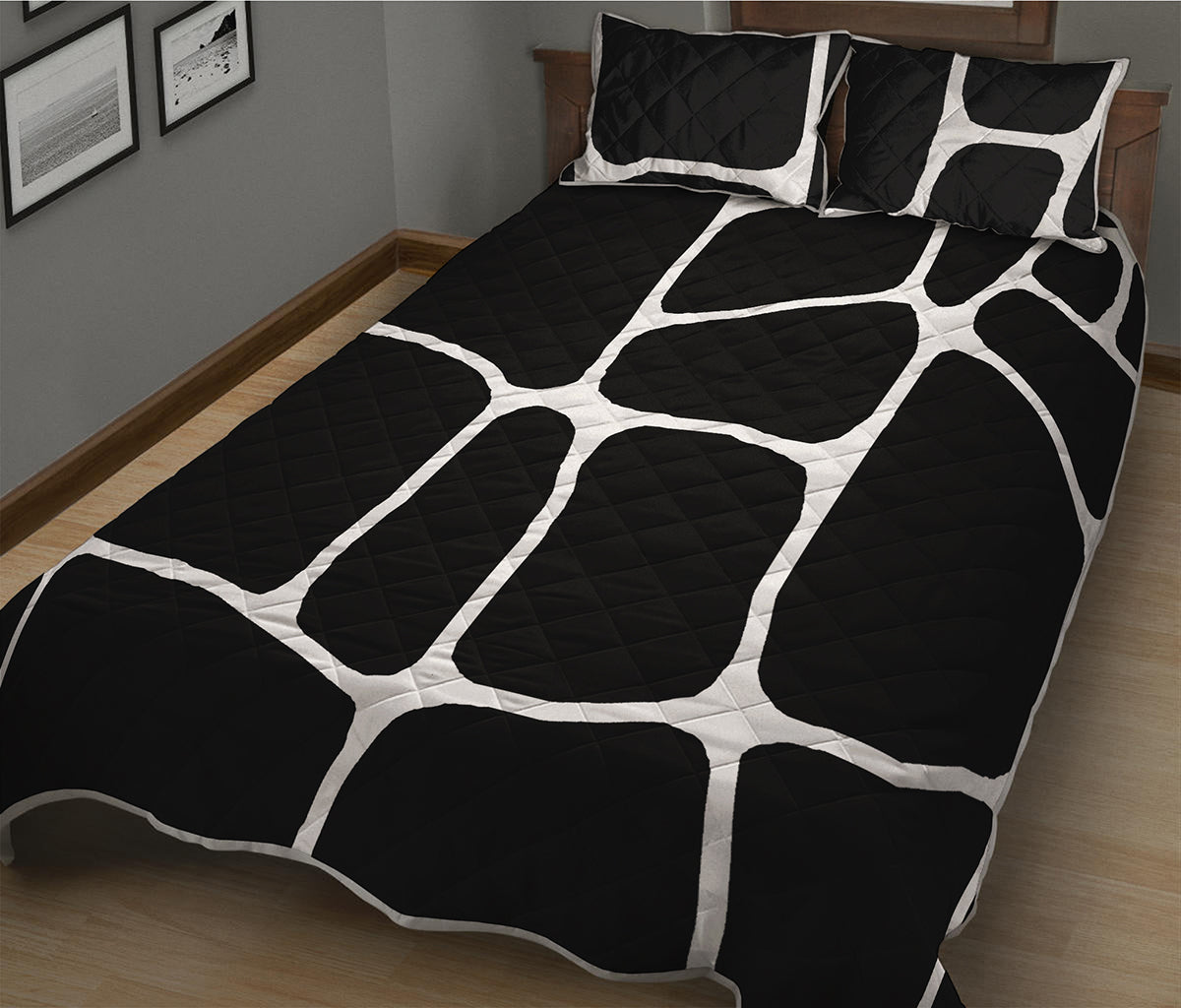 Black And White Giraffe Pattern Print Quilt Bed Set