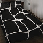 Black And White Giraffe Pattern Print Quilt Bed Set